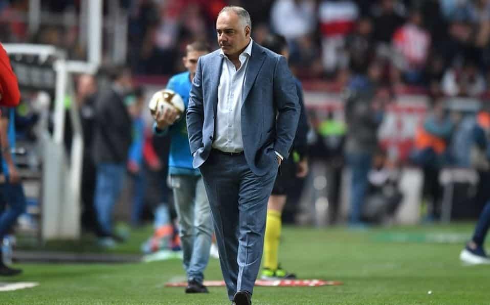 Despiden a Vázquez