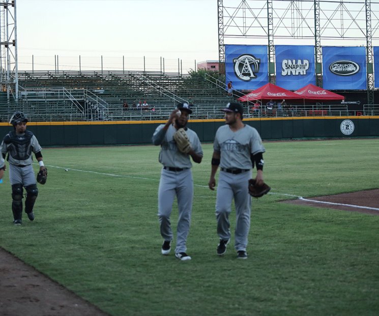 Empatan Sultanes y Charros 