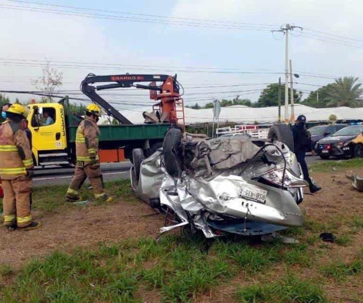 Deja carambola dos lesionados