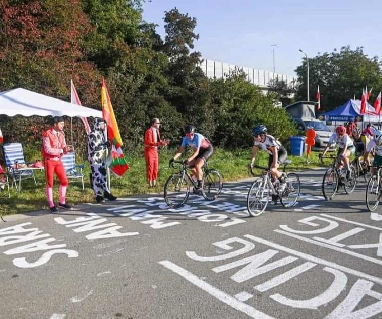 Participan ciclistas en campeonato mundial