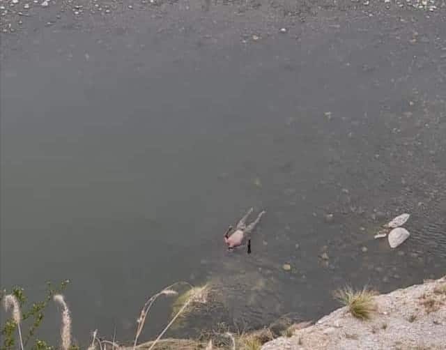 El hallazgo de un cadáver flotando en el Río, movilizó a las autoridades