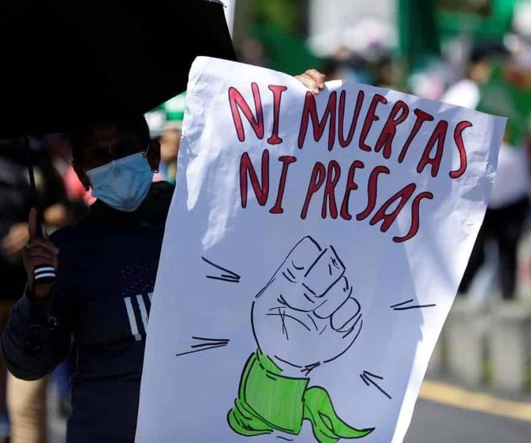 PRD exige amnistía para mujeres presas por aborto