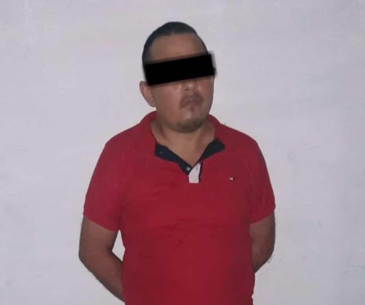Intenta asfixiar a su pareja