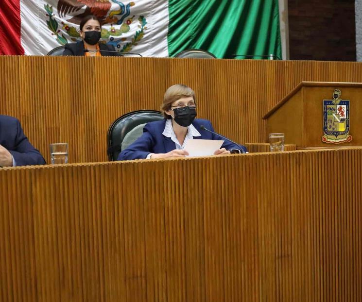 Cuestionan diputados a Contralora Cuestionan diputados a Contralora