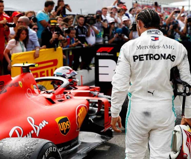 Se sorprende Hamilton por nunca pilotar para Ferrari