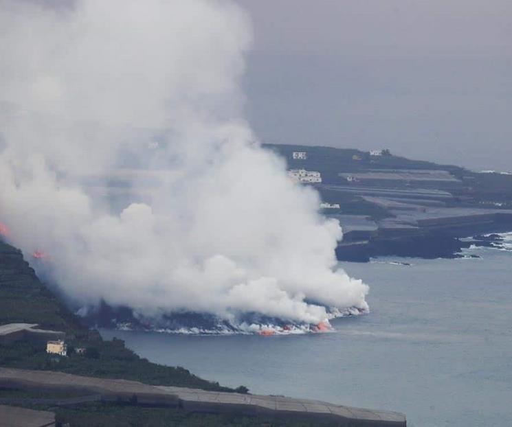 Llega al mar la lava de volcán de Canarias Llega al mar la lava de volcán de Canarias