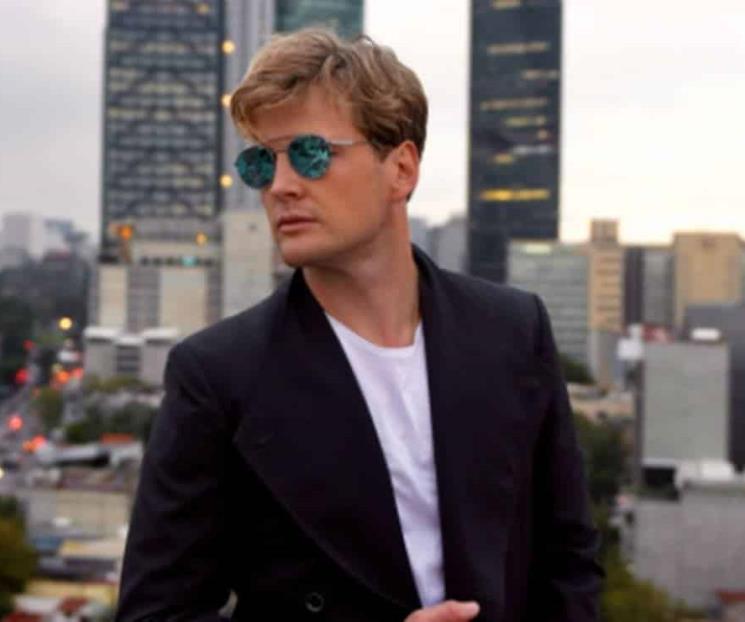 A Alexander Acha le costó trabajo, pero ya le entró a TikTok