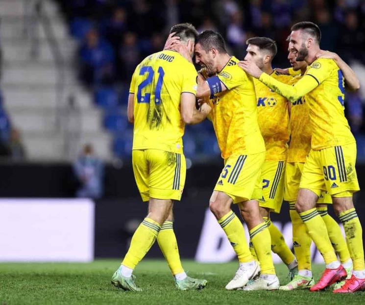 Juega Arteaga en derrota del Genk sobre Dinamo de Zagreb