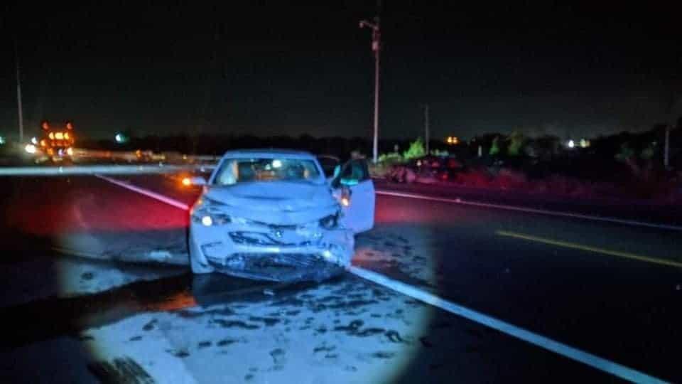 Muere mujer en choque frontal