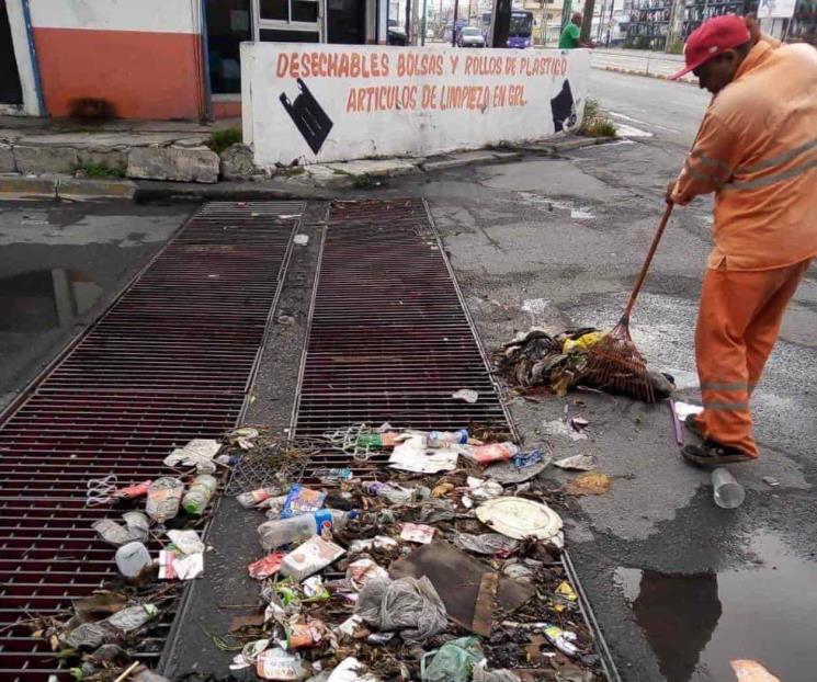 Limpian alcantarillas y desagües para evitar inundaciones