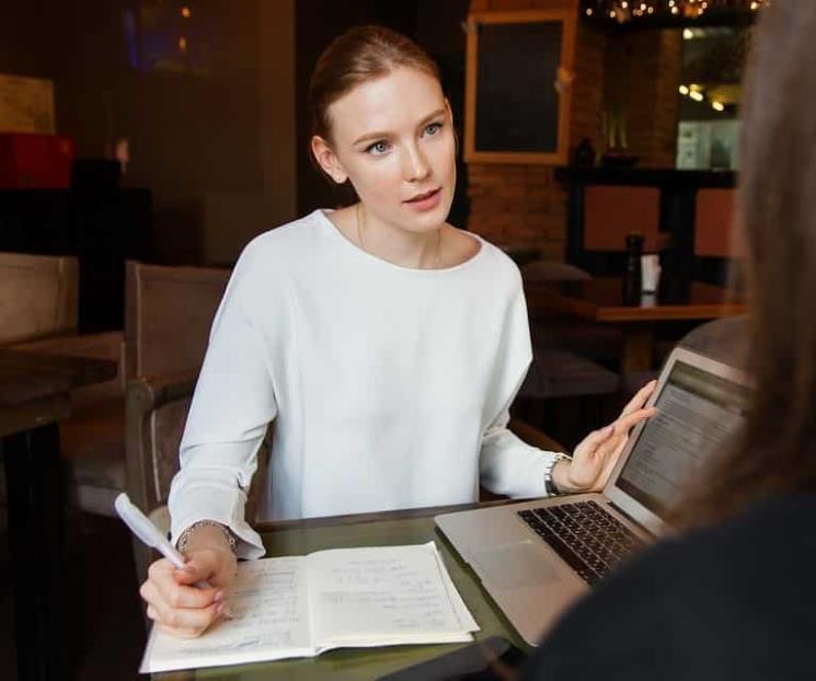 Mujeres, lejos de sectores en auge Mujeres, lejos de sectores en auge