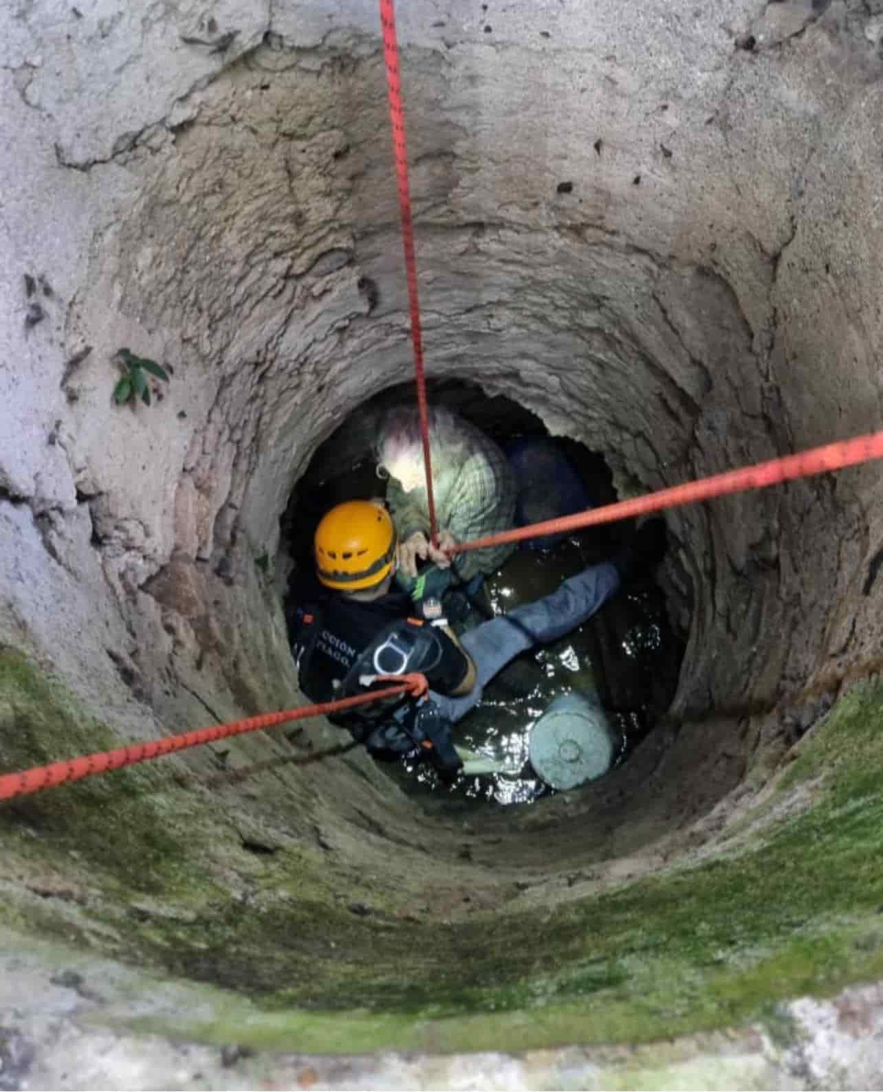 Un hombre de avanzada edad termino con lesiones de consideración, después de desplomarse al fondo de una noria