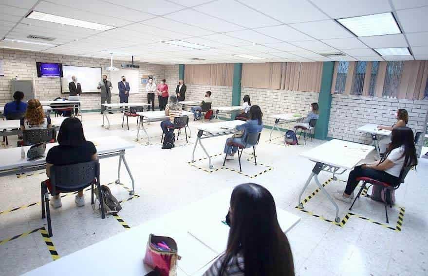 Regresan 24 mil estudiantes de la UANL a las aulas