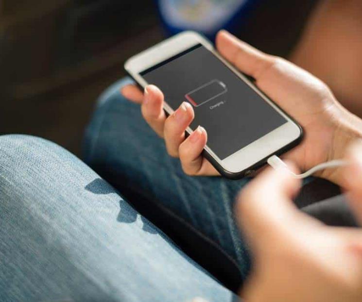 Profeco inicia retiro de tres cargadores de celular