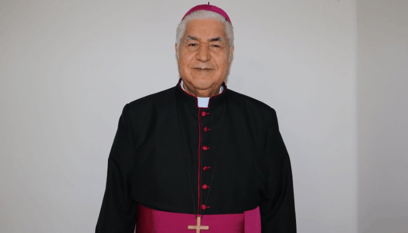Felicita Arzobispo a gobernador