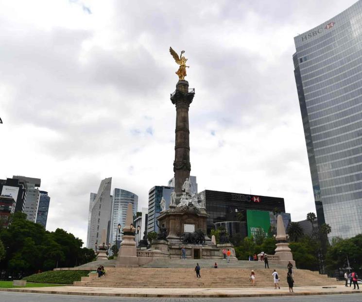 Ángel de la Independencia: quitan vallas metálicas