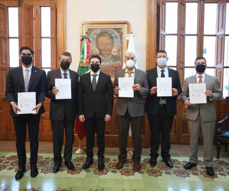 Entrega Samuel nombramientos