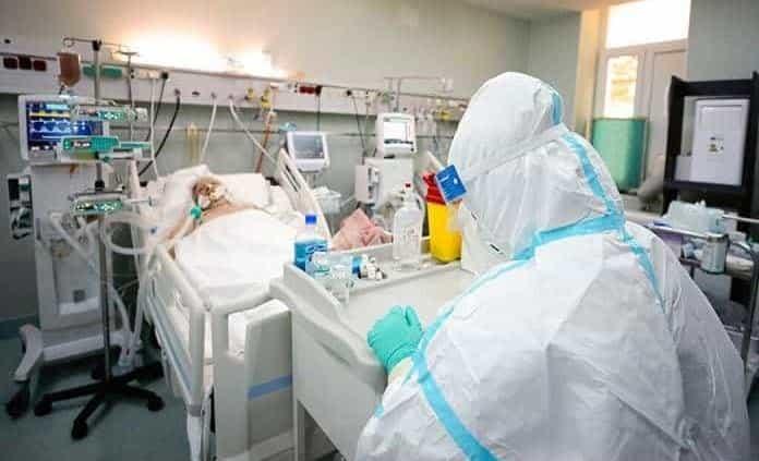 OMS reporta caída en casos de Covid-19