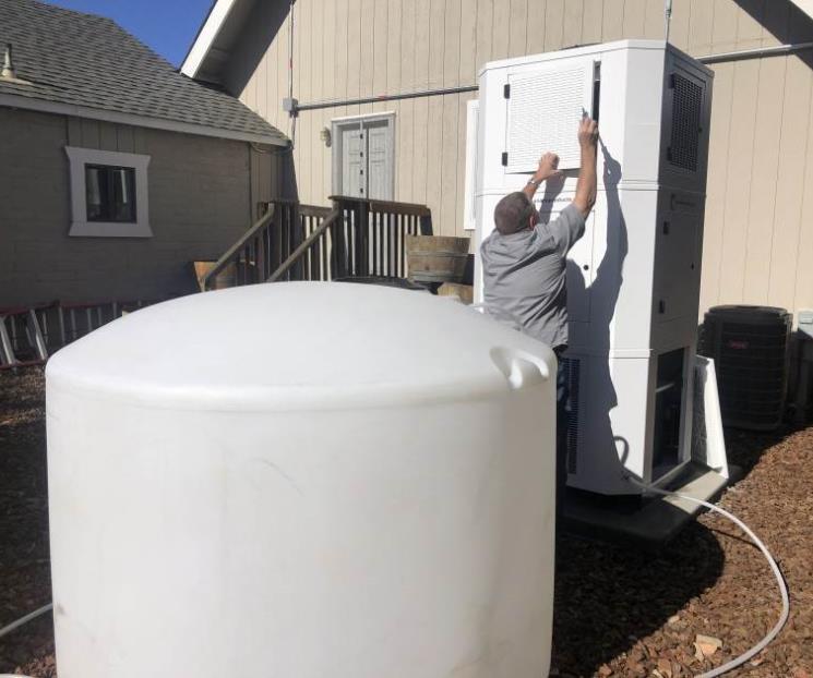 Usan máquinas para sacar agua del aire Usan máquinas para sacar agua del aire