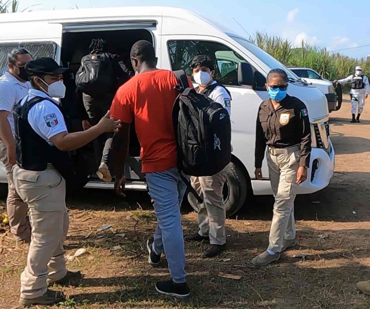 Buscan migrantes evitar deportación