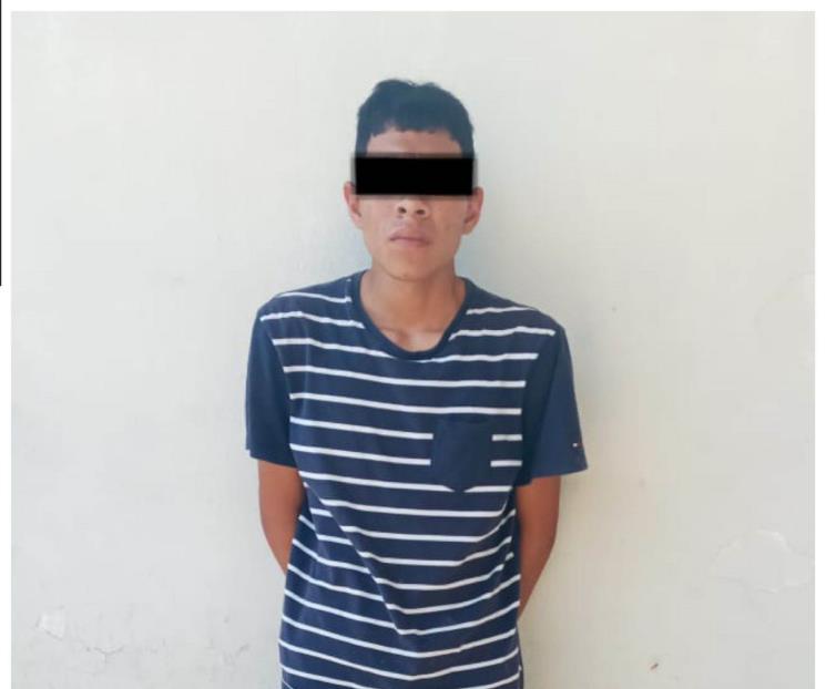 Cae con droga y cartuchos hábiles