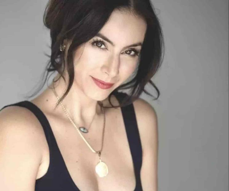 Claudia Lizaldi celebra una década de ‘Mamá Natural’