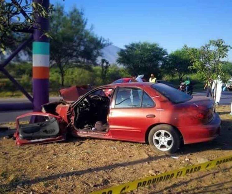Muere músico en accidente vial