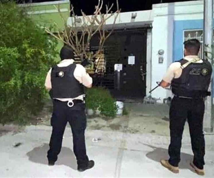 Caen ocho con droga y armas durante cateos