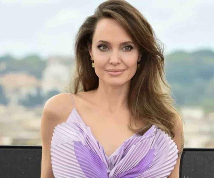 Hace Angelina caso omiso a las acusaciones de venganza