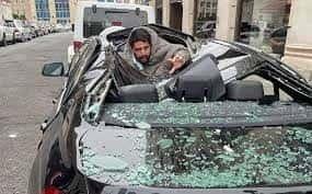 Hombre sobrevive tras caer de noveno piso y aterrizar en BMW