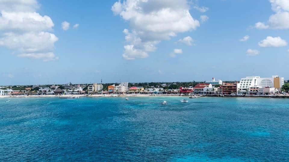 Trabajar en la playa, realidad por la pandemia