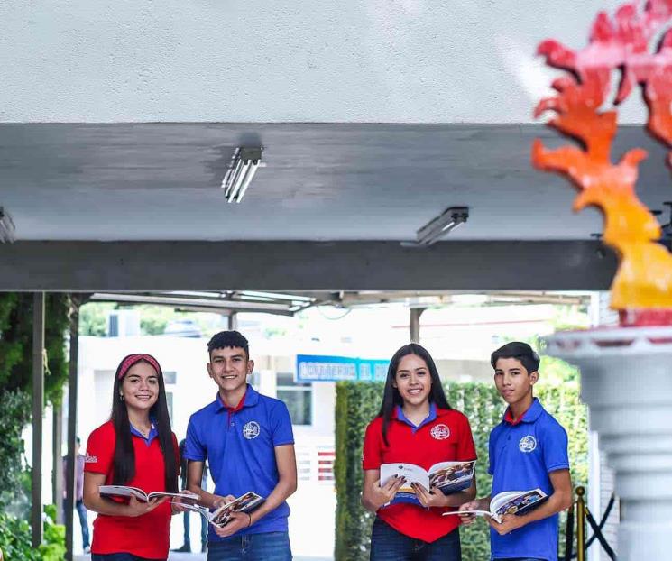 Rinden homenaje a estudiantes en aniversario de UANL
