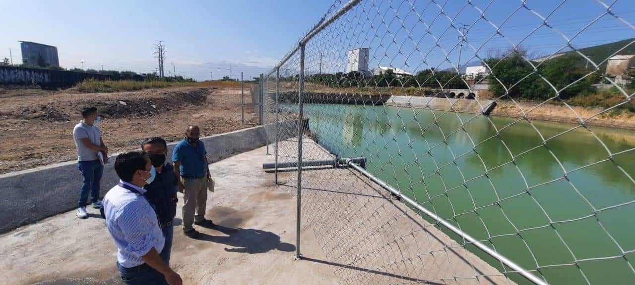 Inauguran vecinos y alcalde de SN un disipador de agua Inauguran vecinos y alcalde de SN un disipador de agua