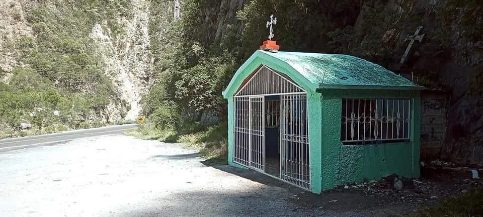 Roban en Capilla de la Virgen María