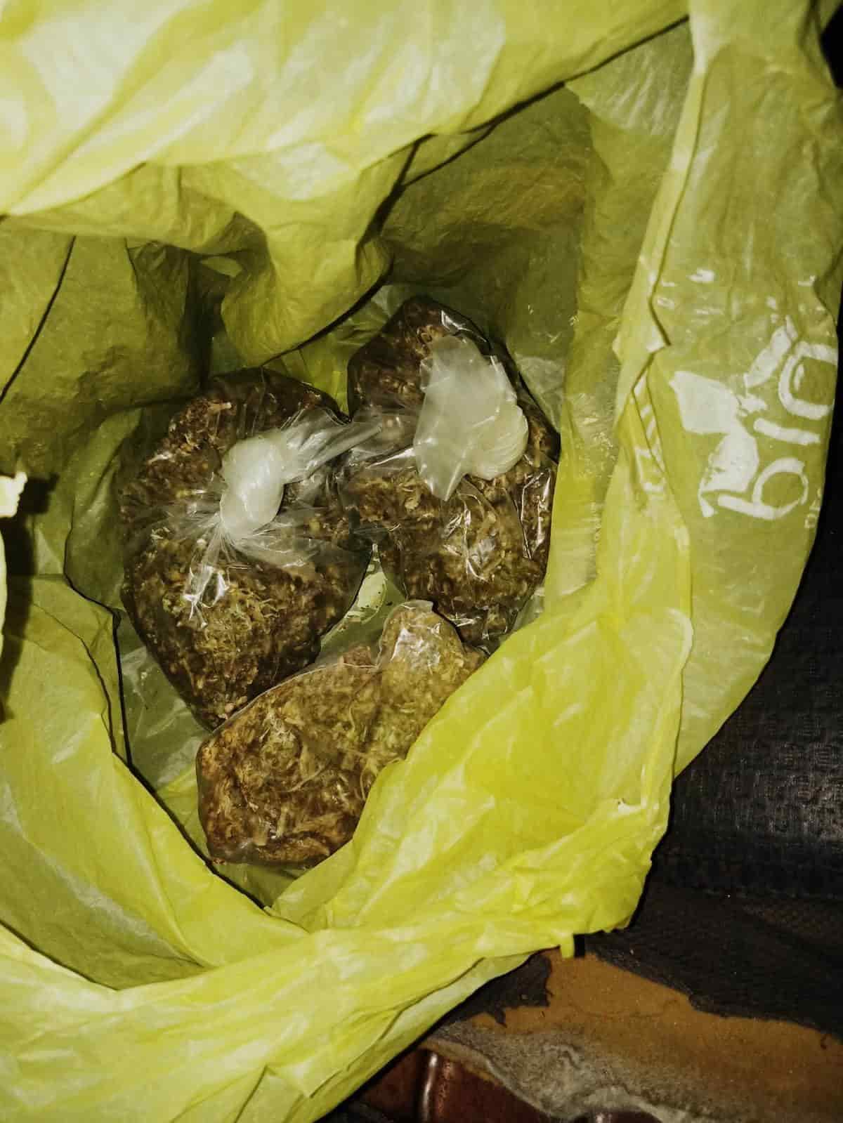 Elementos de Fuerza Civil arrestaron a tres hombres por la portación de droga, y uno de ellos además llevaba un arma de fuego.