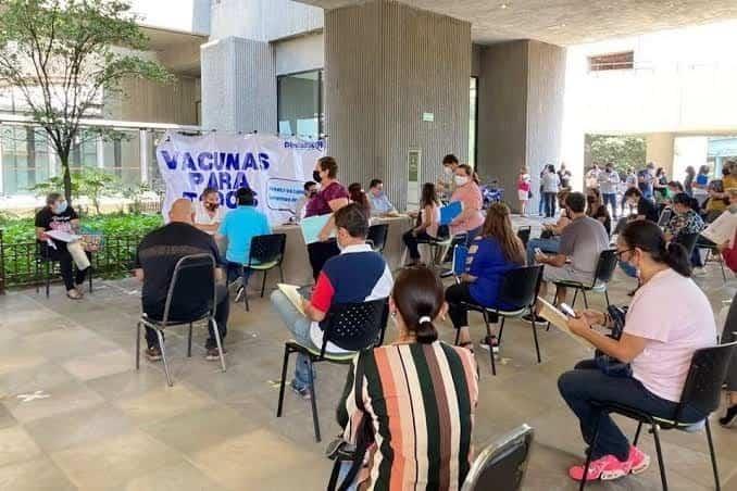 Otorgan 200 amparos para vacunar a menores en NL