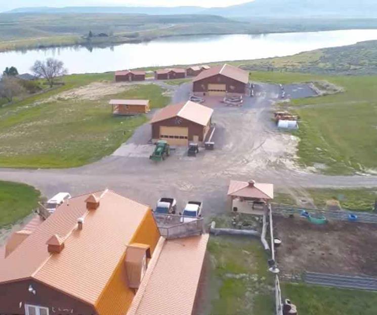 Vende Kanye West su rancho y negocios