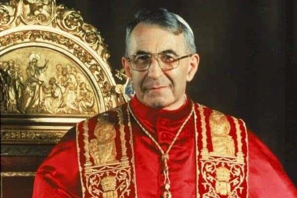 Papa aprueba acreditar milagro a Juan Pablo I