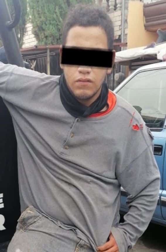Asaltaron una gasolinera y protagonizaron una persecución en la cual estrellaron la moto en que viajaban