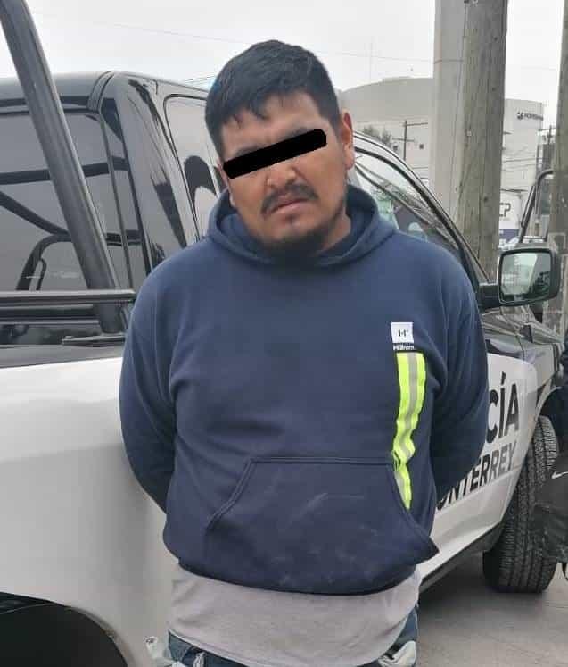 Detienen a hombre por robo de computadora