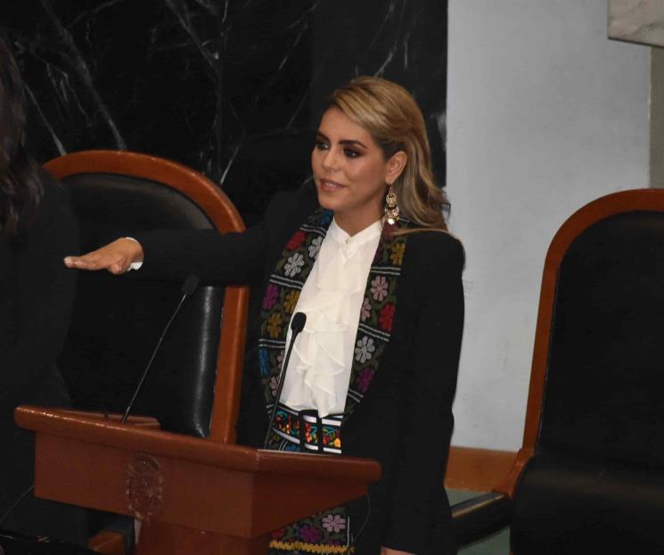 Evelyn Salgado toma protesta como gobernadora de Guerrero