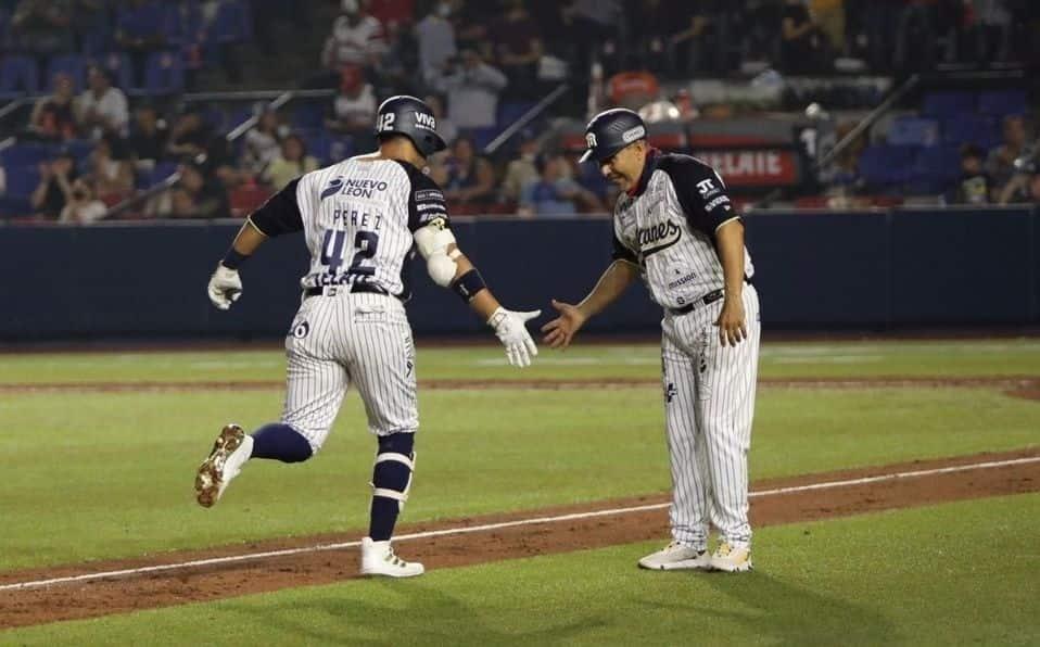 Tomateros evitan la barrida sultán Tomateros evitan la barrida sultán