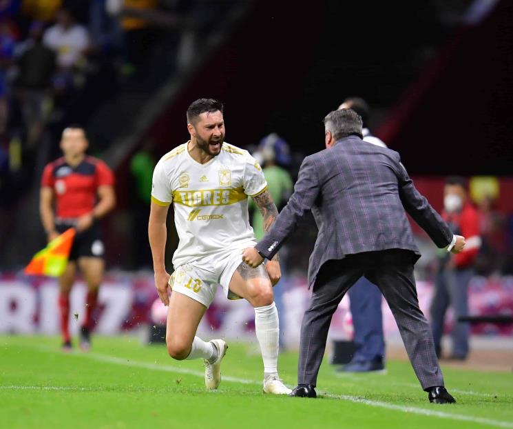 Rescatan Tigres empate en el Azteca