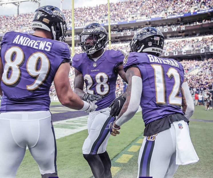 Vence Cuervos contundentemente a Cargadores Vence Cuervos contundentemente a Cargadores