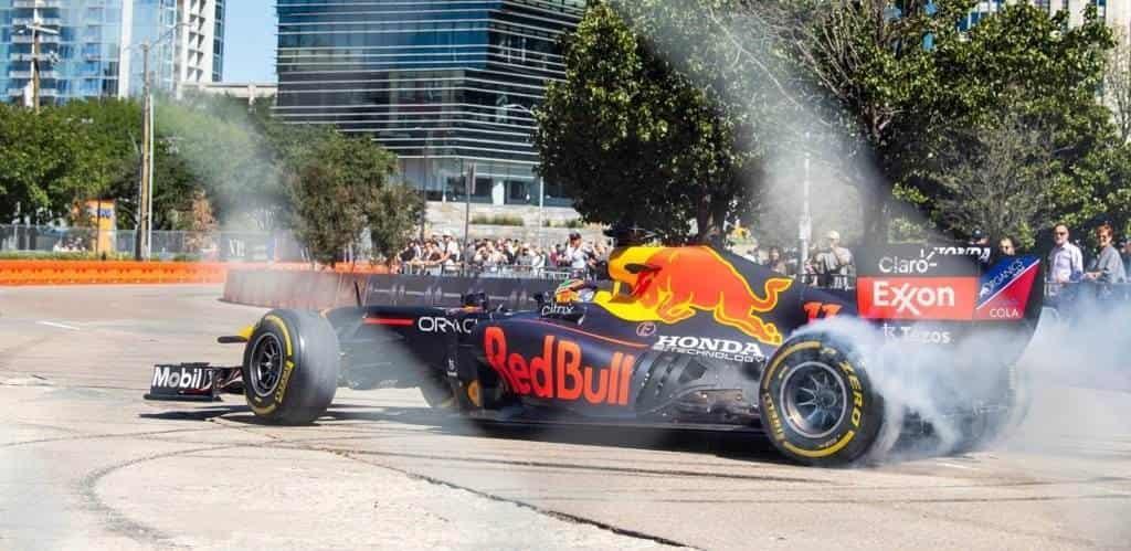 Brinda Checo Pérez un Showrun en Dallas