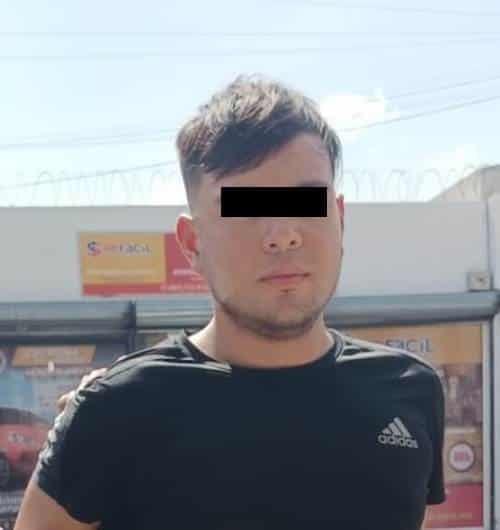 Detienen a joven por robo en óptica