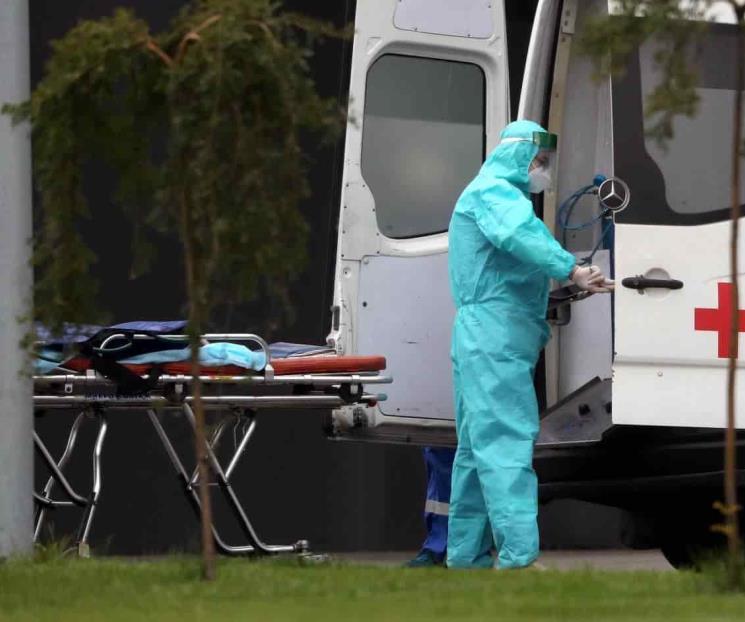 Muertes por Covid siguen a la baja