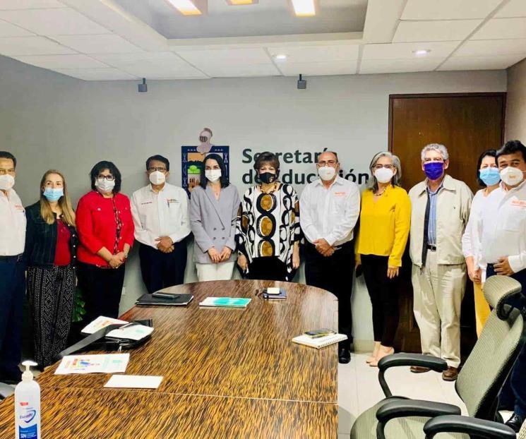 Dialogan maestros con titular de la SE de Nuevo León