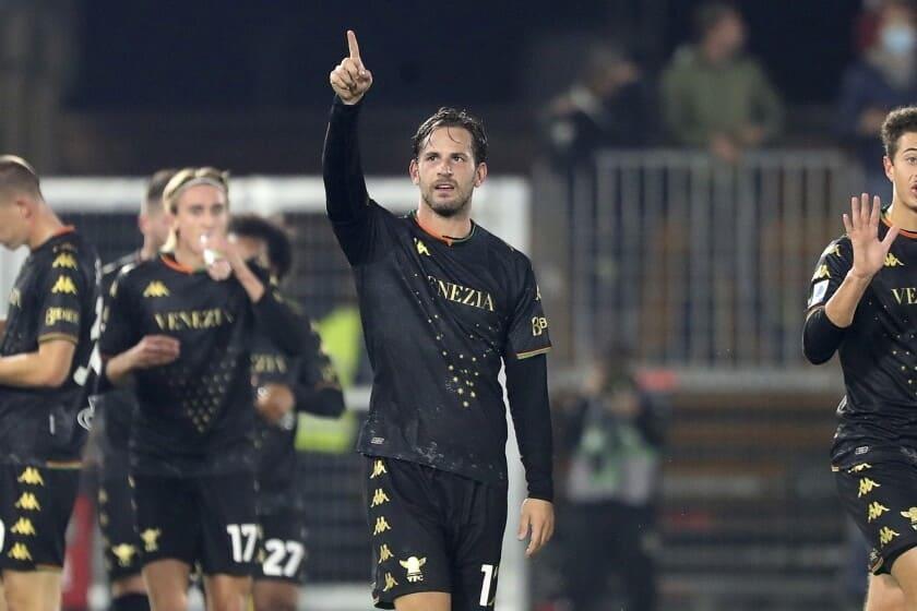 Vence Venezia a Fiorentina en Serie A