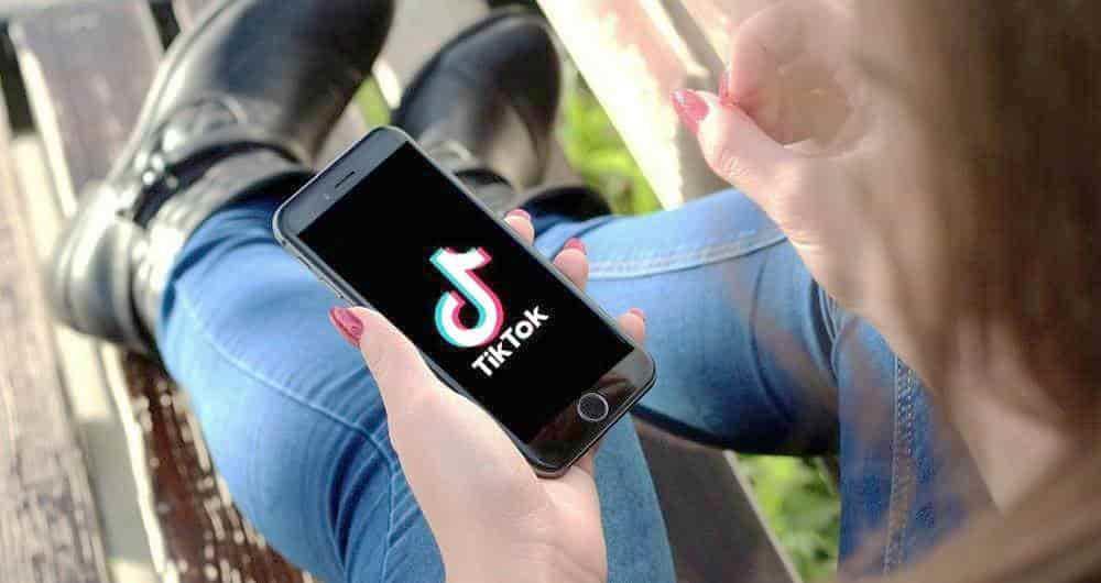 Reprocha Monreal a redes por no proteger datos